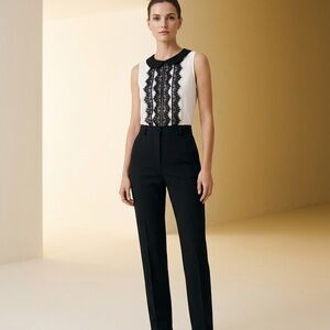 Umgee size M Sleeveless Lace-Front topin Black & White